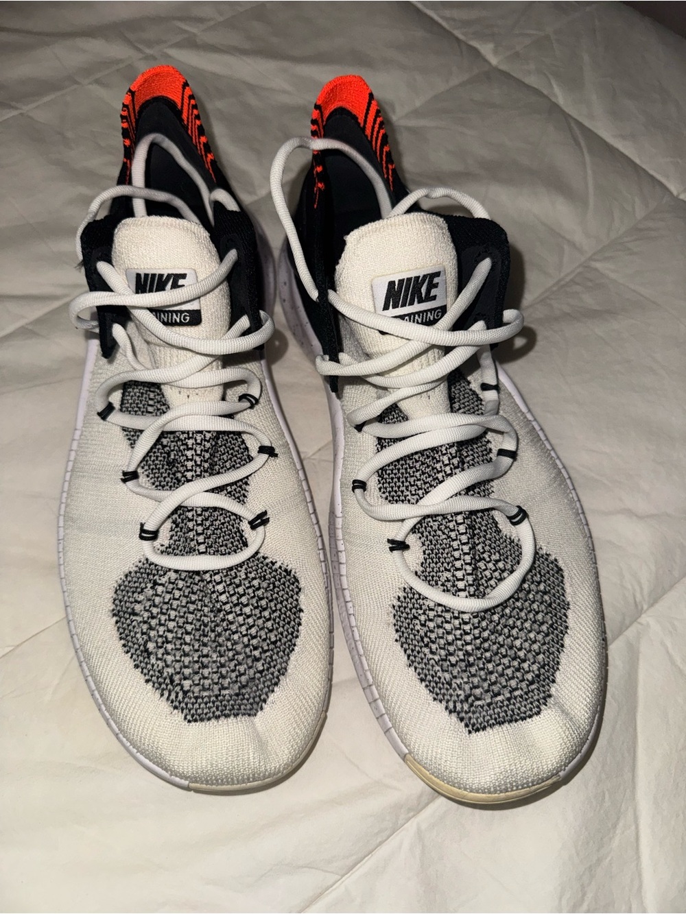 Nike women White/Black Knit Trainers with Orange Heel Tab